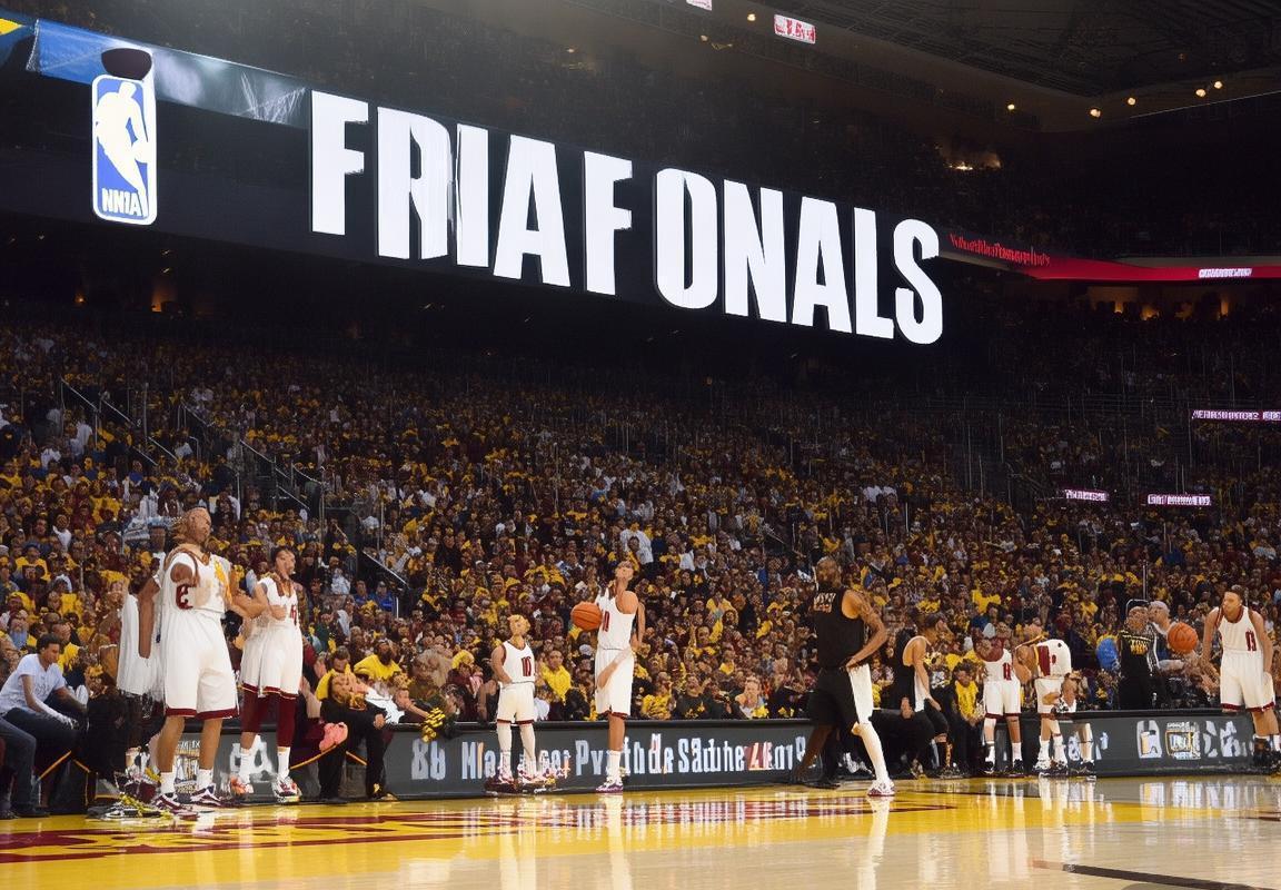 2016NBA总决赛：骑士队1-3逆转夺冠传奇回顾