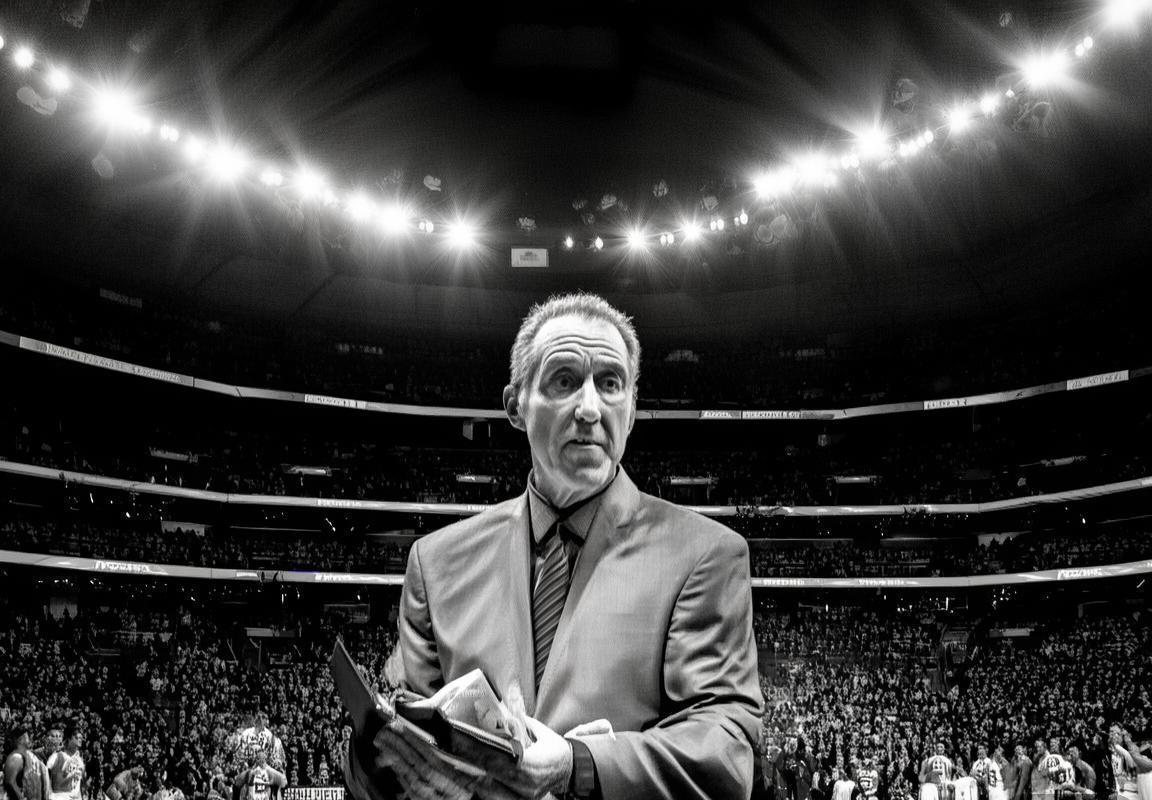 2014年NBA雷霆VS步行者巅峰对决：火花对决与战术智慧(图3)