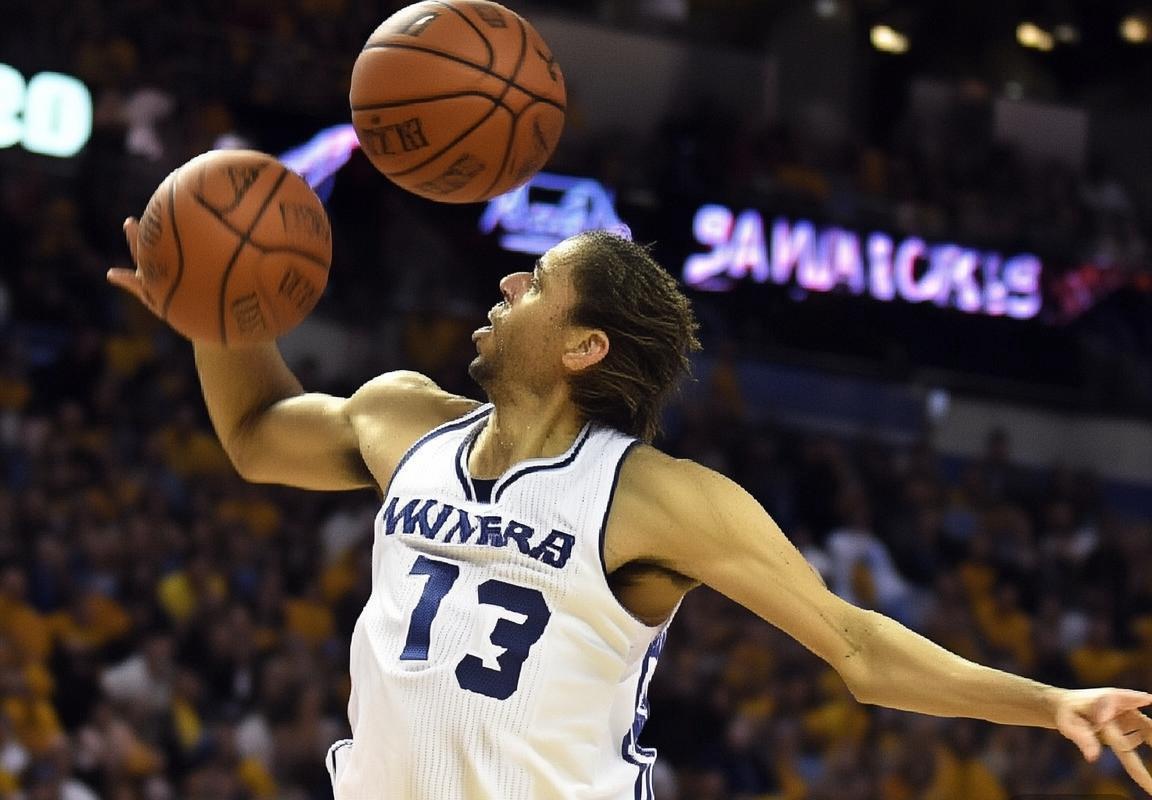 2015年NBA西决火箭勇士巅峰对决：哈登库里火花碰撞精彩回顾(图3)