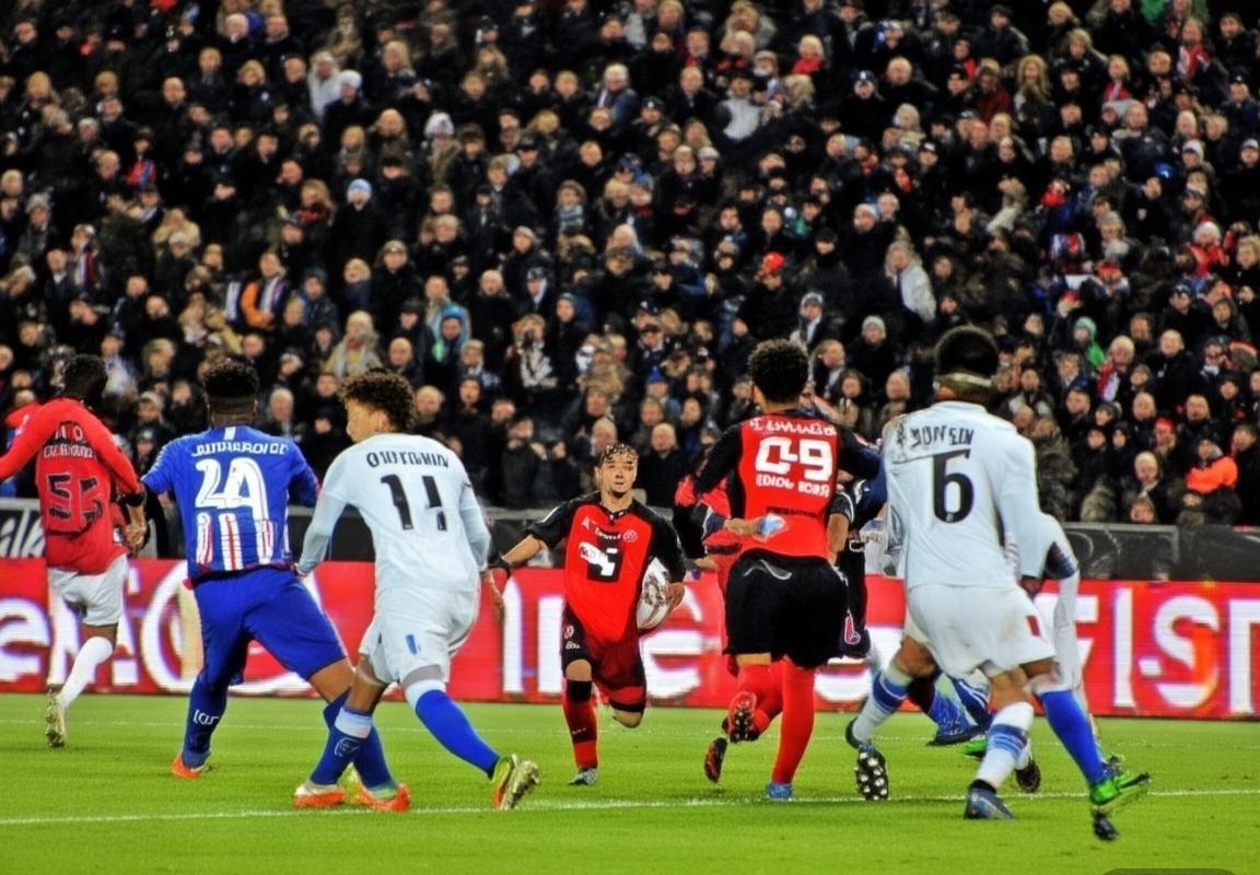 巴黎圣日耳曼VS第戎：梅西世界波助力巴黎锁定胜局，攻防大战精彩纷呈