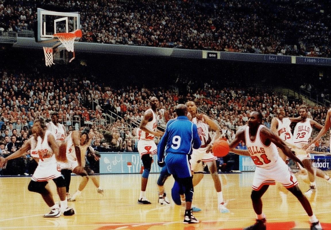1996公牛对魔术经典对决：乔丹与奥尼尔巅峰对决全解析(图3)